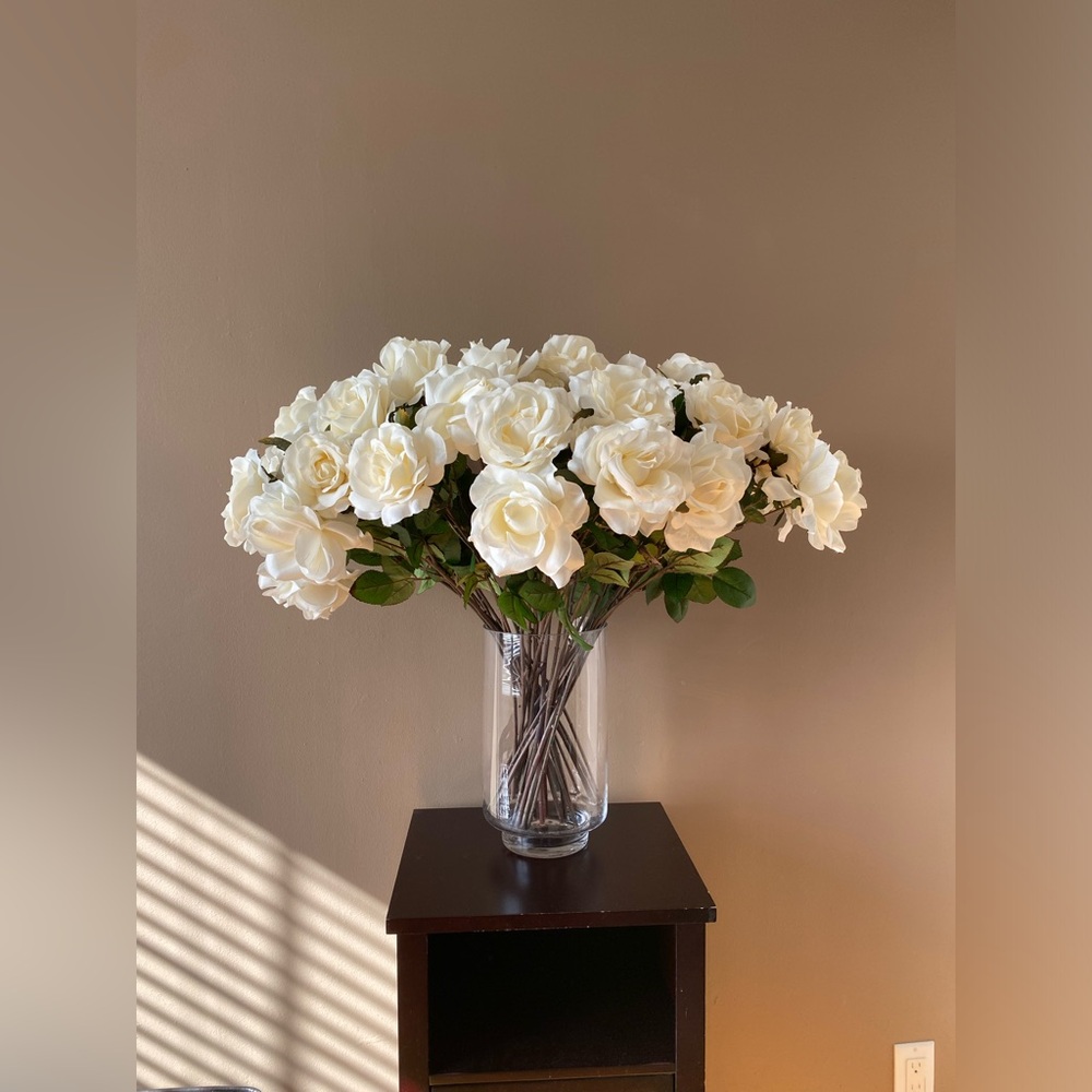 Long stem artificial roses